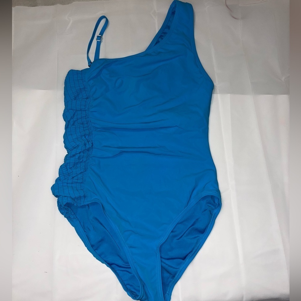 Carmen Marc Valvo One Piece SwimSuit One shoulder Synched Side size 10 Beach
